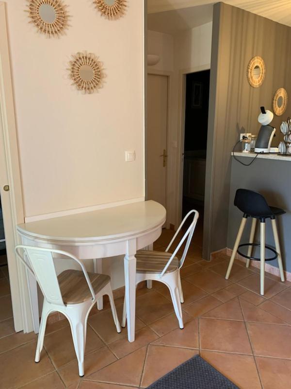 Appartement Cosy Avec Climatisation Reversible Golf De Saumane Kültér fotó